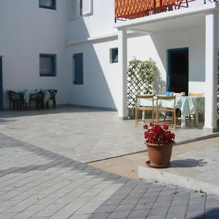 Riva Simple Novigrad Istria